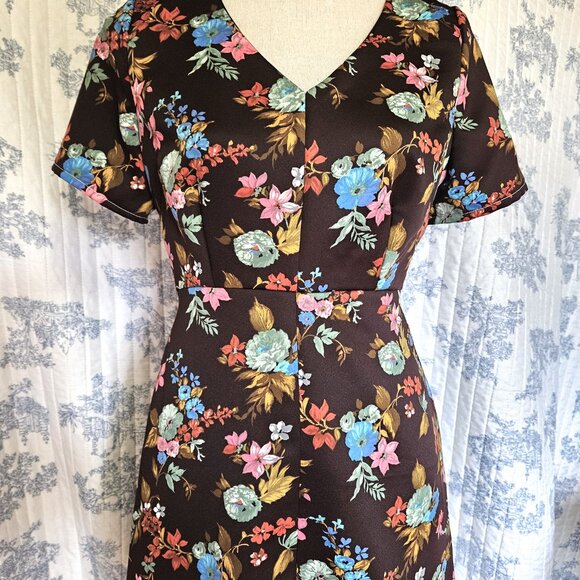 Size M Short Sleeve Knee Length Dress Vintage Fabric - Picture 2 of 10